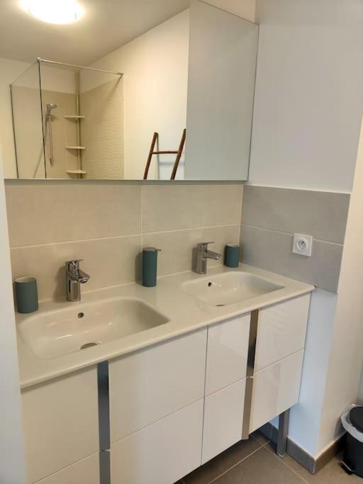 Location De Vacances A Andernos - Appartement 2 Chambres Dans Residence Neuve מראה חיצוני תמונה