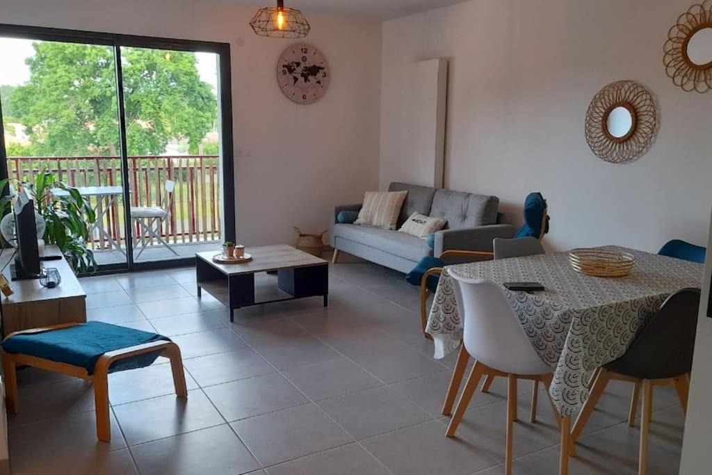 Location De Vacances A Andernos - Appartement 2 Chambres Dans Residence Neuve מראה חיצוני תמונה