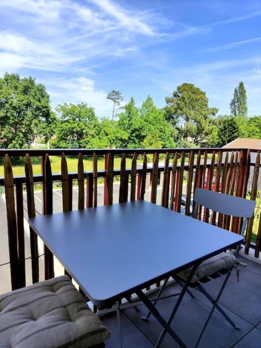 Location De Vacances A Andernos - Appartement 2 Chambres Dans Residence Neuve מראה חיצוני תמונה