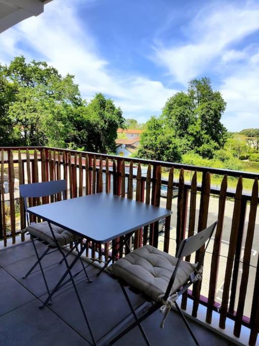 Location De Vacances A Andernos - Appartement 2 Chambres Dans Residence Neuve מראה חיצוני תמונה